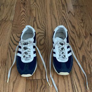 Vintage adidas original sneakers - 6.5 (W) 5 (M)